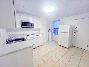21 Green St, Unit 111 in Brookline, MA - Building Photo - Building Photo