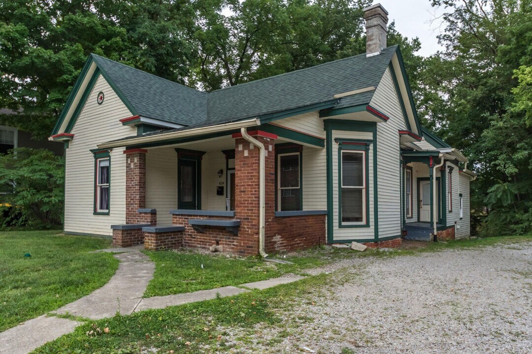 434 E 2nd St in Bloomington, IN - Building Photo