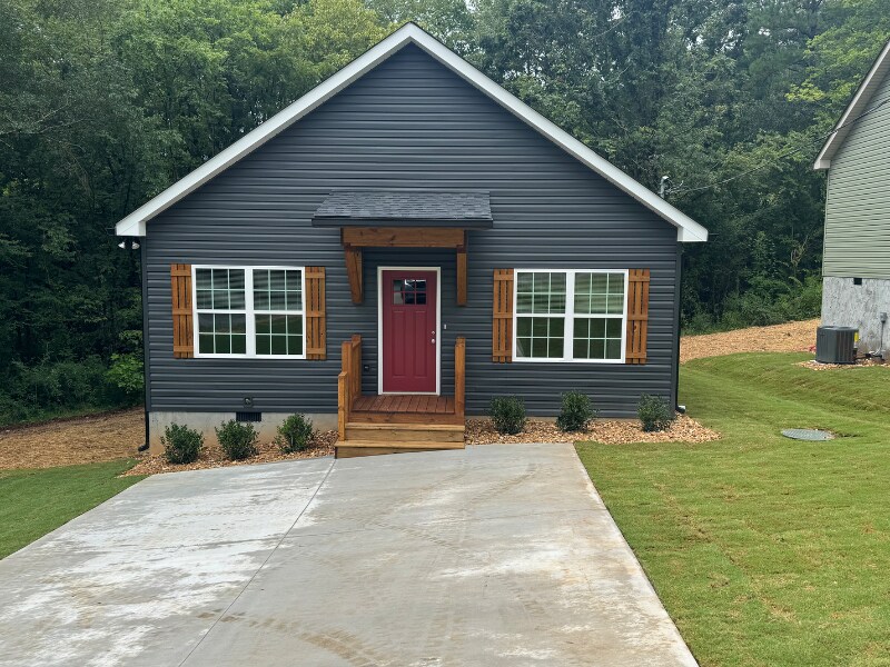 180 Drake Rd in Dalton, GA - Building Photo