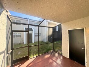 4423 Treehouse Ln in Tamarac, FL - Building Photo - Building Photo