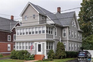 19 Woodland St in Bristol, CT - Building Photo