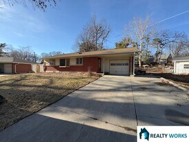 1825 Rusty Ln in Lincoln, NE - Building Photo
