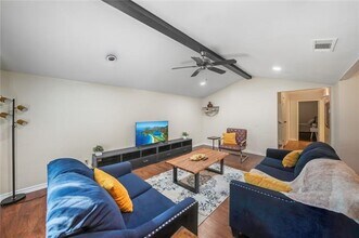 922 Shady Creek Ln in Bedford, TX - Building Photo - Building Photo