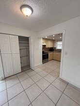 8820 Fontainebleau Blvd in Miami, FL - Building Photo - Building Photo