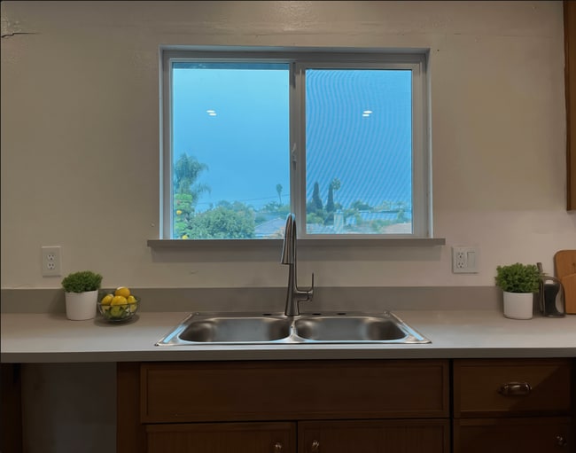 334 Cedar Rd in Vista, CA - Building Photo - Building Photo