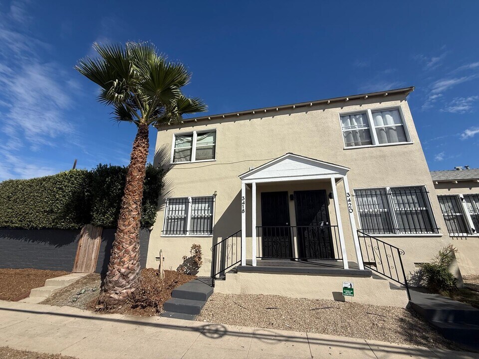 3418 Cimarron St in Los Angeles, CA - Foto de edificio