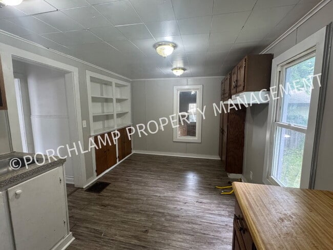 283 E Grand Ave in Muskegon, MI - Building Photo - Building Photo
