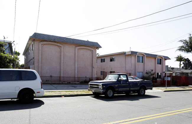 414-420 Grant St in Oceanside, CA - Foto de edificio - Building Photo