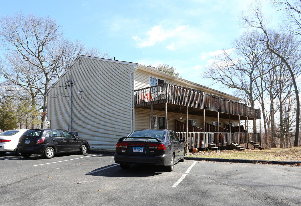 45 Platoz Dr in Uncasville, CT - Building Photo