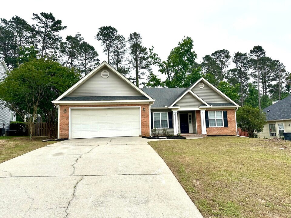 945 Hunting Horn Wy in Evans, GA - Building Photo