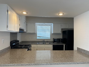 519 Cedarwood Dr in Mandeville, LA - Building Photo - Building Photo