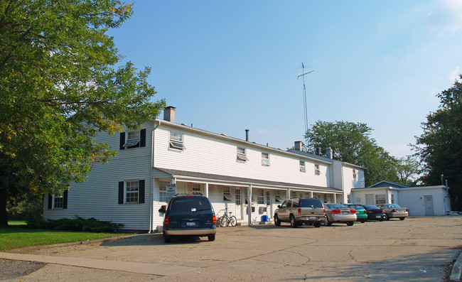 Greenbriar Apartments in Dekalb, IL - Foto de edificio - Building Photo