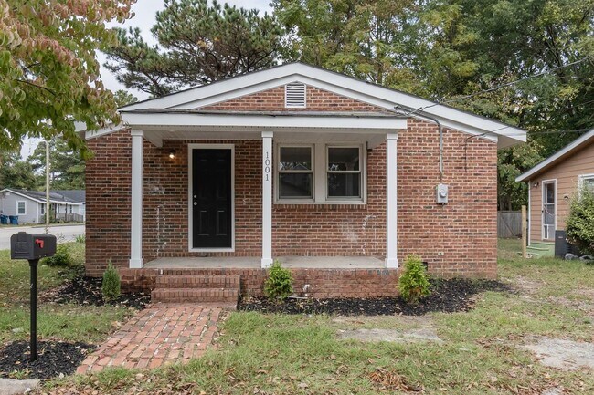 1001 N King Ave in Dunn, NC - Building Photo - Building Photo