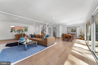 2820 Ellicott St NW in Washington, DC - Building Photo - Building Photo