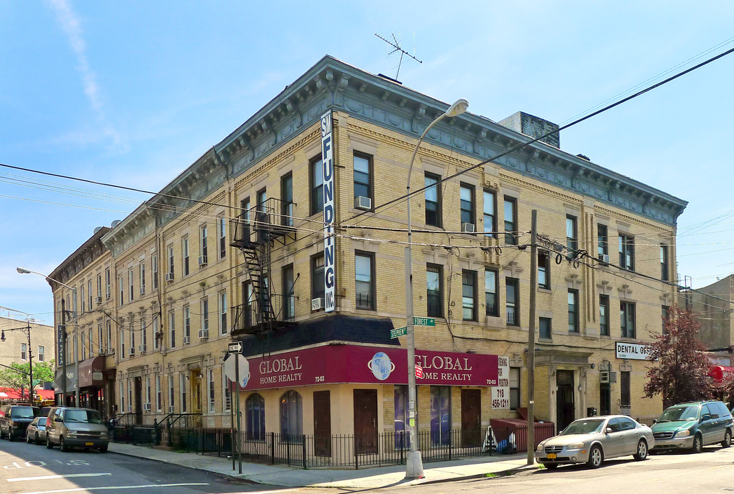 7203 Forest Ave in Ridgewood, NY - Foto de edificio