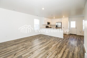 335 Lightning Ave in Middleton, ID - Building Photo - Building Photo