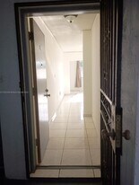 1800 SW 25th St in Miami, FL - Building Photo
