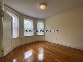 117 Park Dr in Boston, MA - Building Photo - Building Photo