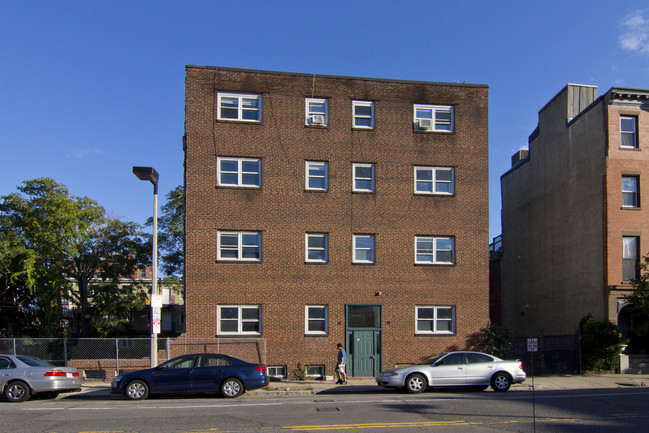 39-41 Chelsea St in East Boston, MA - Building Photo - Building Photo