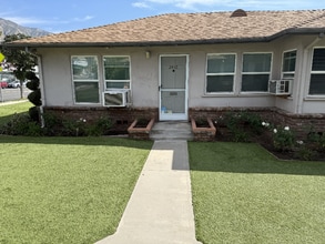 2438 E Washington Blvd, Unit 2438 in Pasadena, CA - Foto de edificio - Building Photo