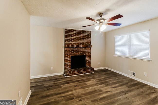 635 Lakeridge Cir SE in Conyers, GA - Building Photo - Building Photo