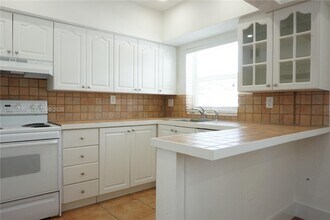 7701 SW 55th Ave in Miami, FL - Building Photo - Building Photo