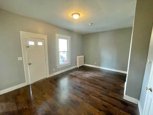 1 Macnaughton Ave, Unit D in Rensselaer, NY - Building Photo - Building Photo