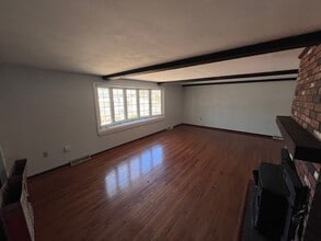 33 Meadowbrook Dr in Barrington, NH - Building Photo - Building Photo