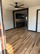 431 SE 150 Rd in Warrensburg, MO - Building Photo