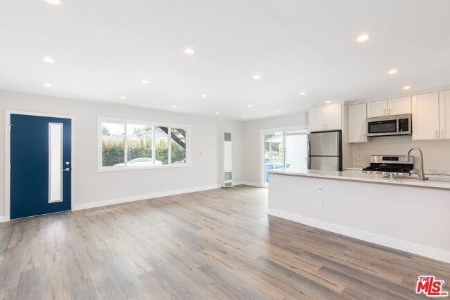 property at 3872 Bentley Ave