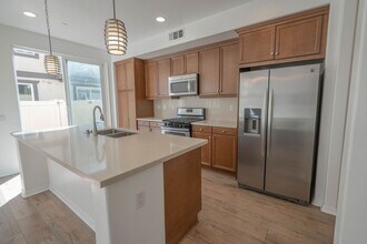 22097 Barrington Way in Santa Clarita, CA - Building Photo - Building Photo