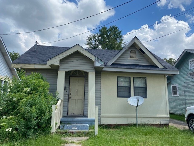 property at 2909 Laurel St