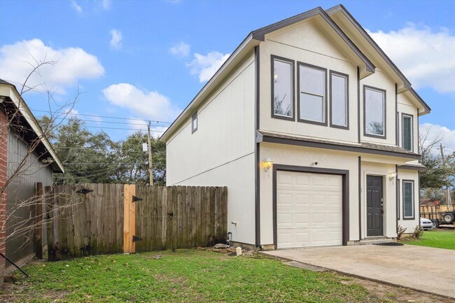 15202 Lance Cir in Houston, TX - Building Photo - Building Photo