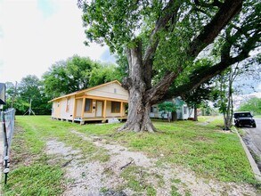 1587 Euclid St in Beaumont, TX - Building Photo - Building Photo