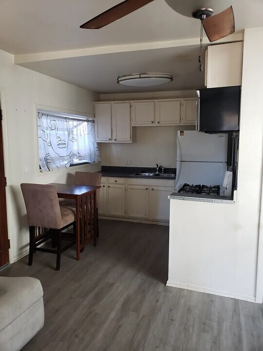 11831 Jefferson Blvd in Los Angeles, CA - Building Photo