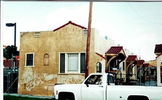 2328-2332 3/4 Johnston St in Los Angeles, CA - Building Photo