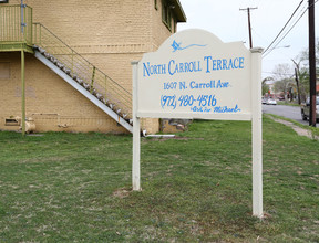 North Carroll Terrace in Dallas, TX - Foto de edificio - Building Photo