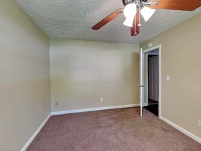 1806 Oriole Trail in Lithia Springs, GA - Building Photo - Building Photo