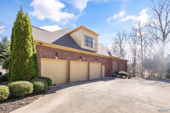 121 Cheekwood Dr in Madison, AL - Building Photo - Building Photo