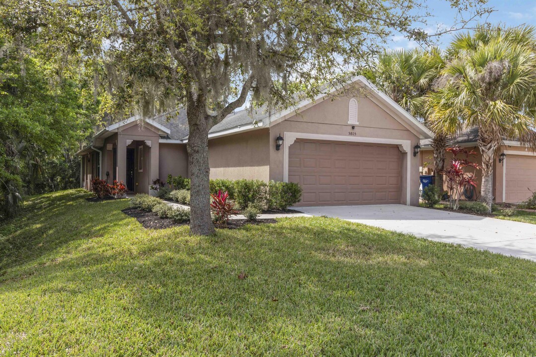 5805 Oak Mill Terrace in Palmetto, FL - Foto de edificio