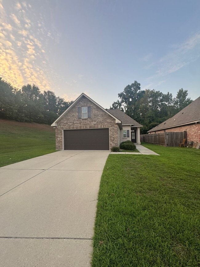 property at 624 Riverscape Dr