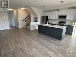 219 Clonrush Way in Ottawa, ON - Building Photo - Building Photo