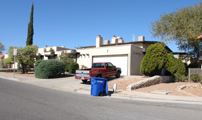 11205 Campestre 4 in El Paso, TX - Foto de edificio - Building Photo