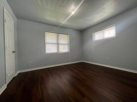 7930 Bauman Rd in Houston, TX - Building Photo