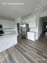 1041 Sunderland Dr in Greenwood, IN - Building Photo - Building Photo