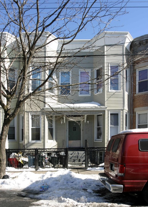 17 Grant Ave in Brooklyn, NY - Building Photo