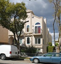 9323 Alcott St in Los Angeles, CA - Building Photo