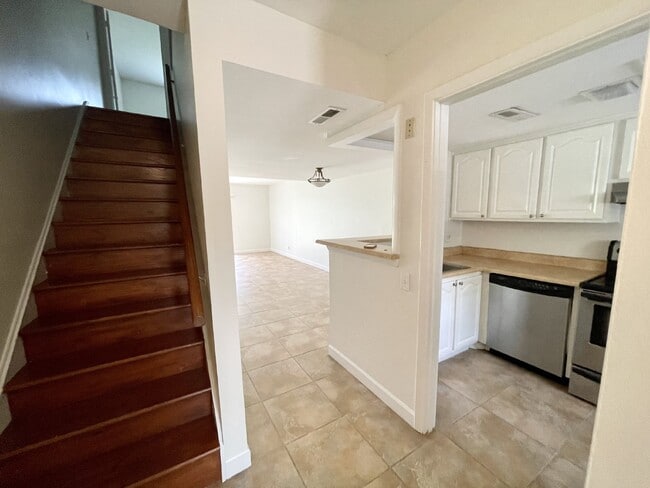 32 S Forest Beach Dr