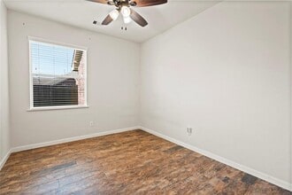 8243 Mandalay Bay Dr in Baytown, TX - Building Photo - Building Photo