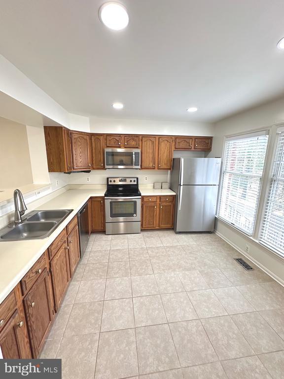 7537 Westmore Dr in Springfield, VA - Building Photo - Building Photo